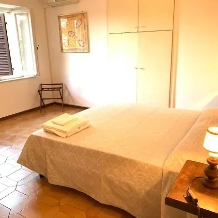 Casa de Férias Appealing Holiday In With Garden *