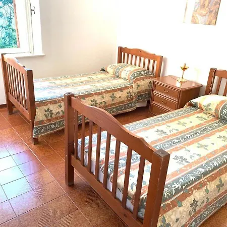 Appealing Holiday In With Garden Casa de Férias *